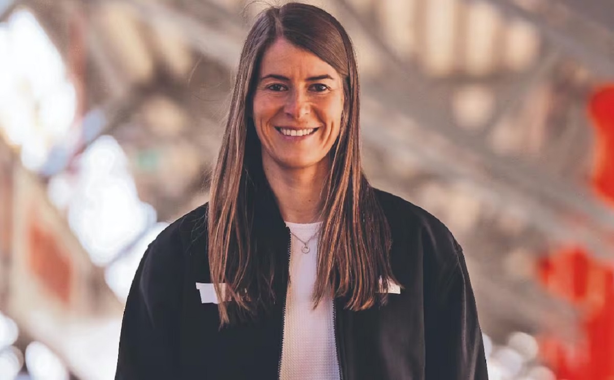 Marie-Louise Eta, la primera mujer en dirigir en una de las grandes ligas de Europa