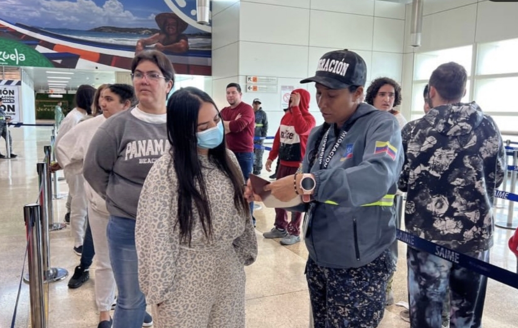 Llegan a Venezuela 316 migrantes en vuelo de repatriación desde Estados Unidos