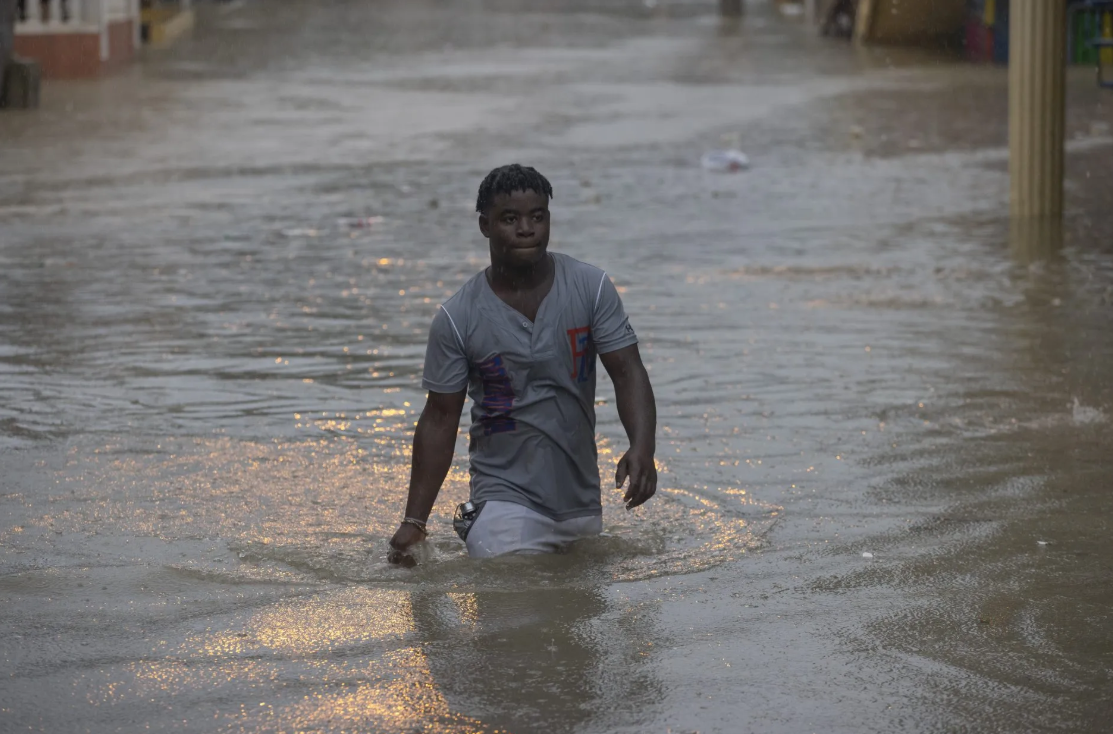 Inundaciones en República Dominicana y Haití dejan al menos 19 muertos
