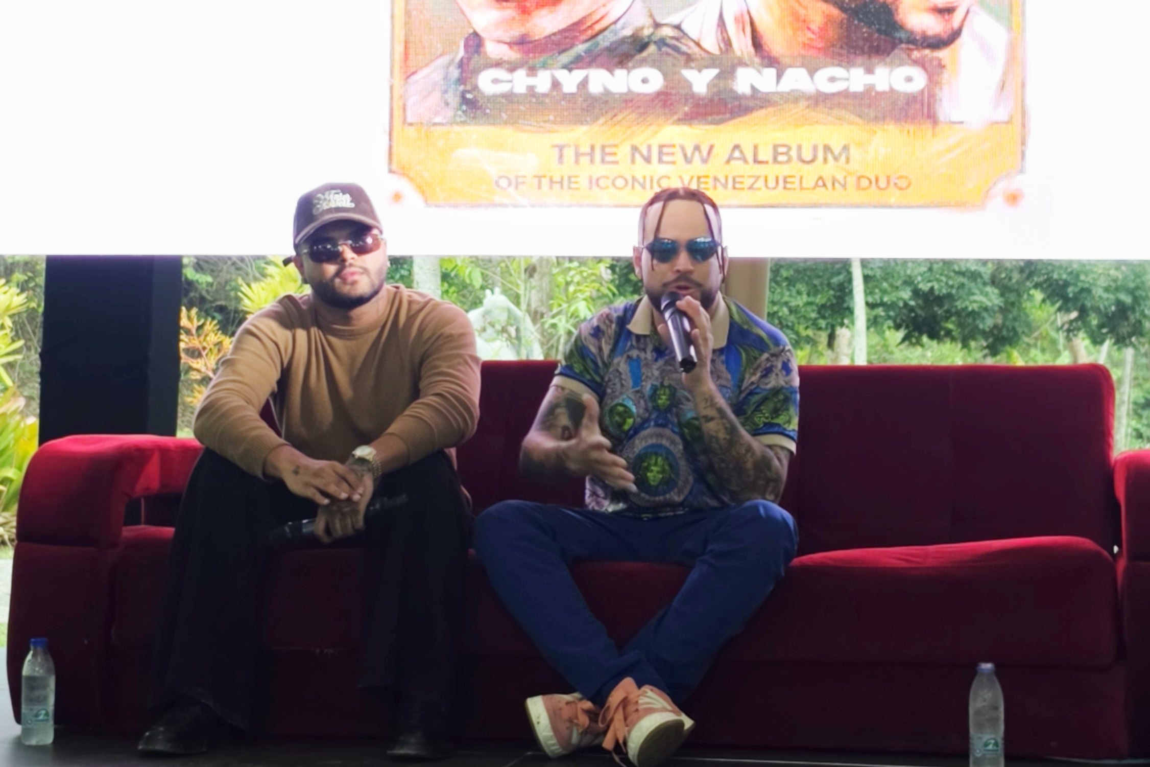 Sin Chyno, Nacho presentó Radio Venezuela en casa