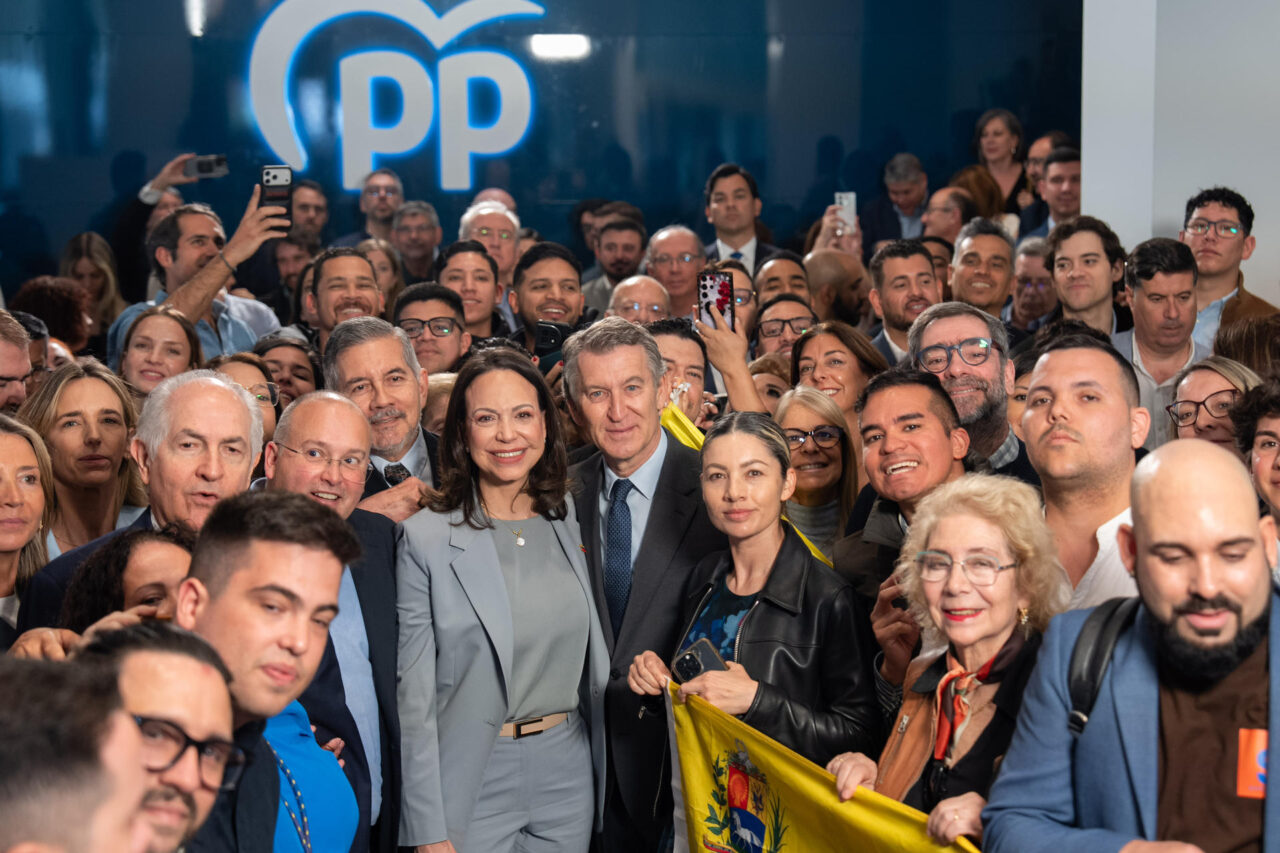 Feijóo recibe a María Corina Machado en la sede del PP