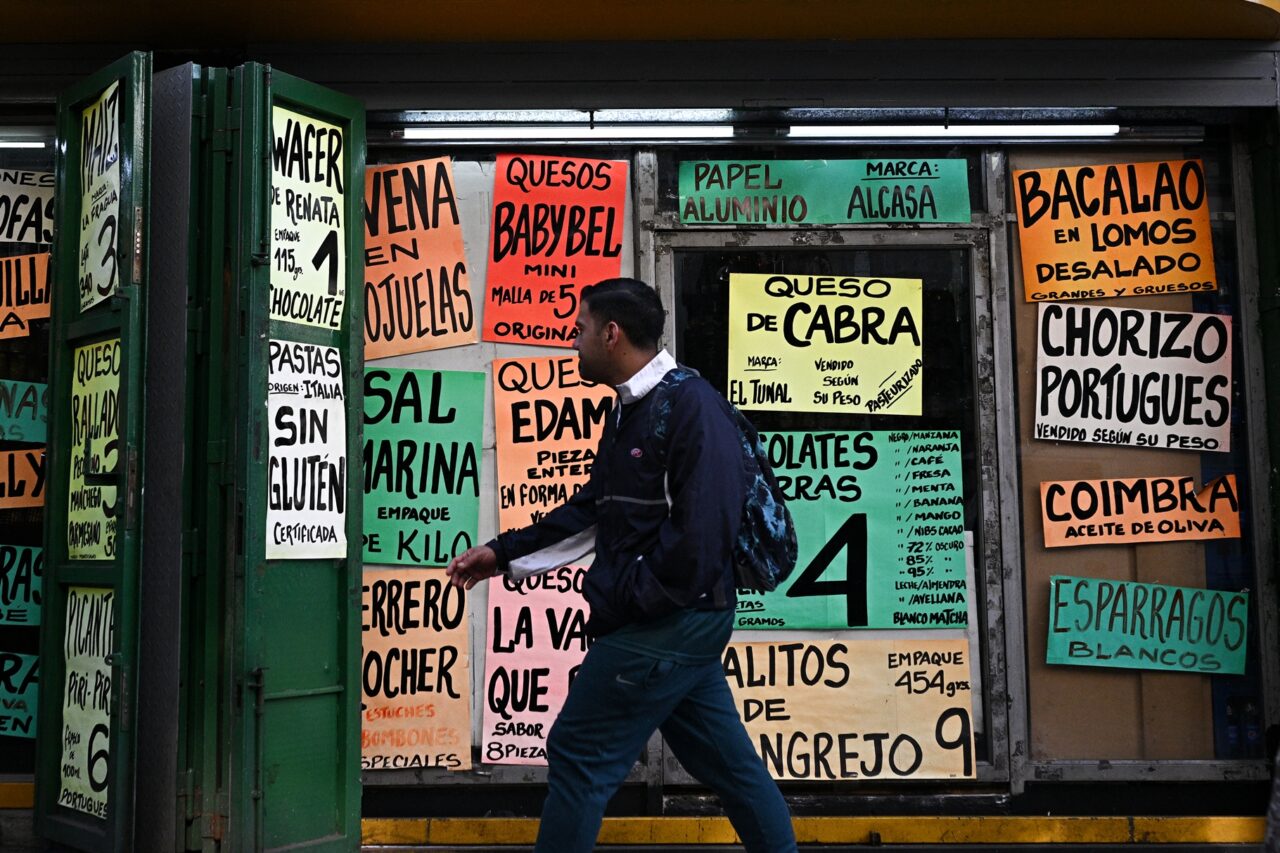 Una familia venezolana necesita casi 700 dólares al mes para pagar alimentos