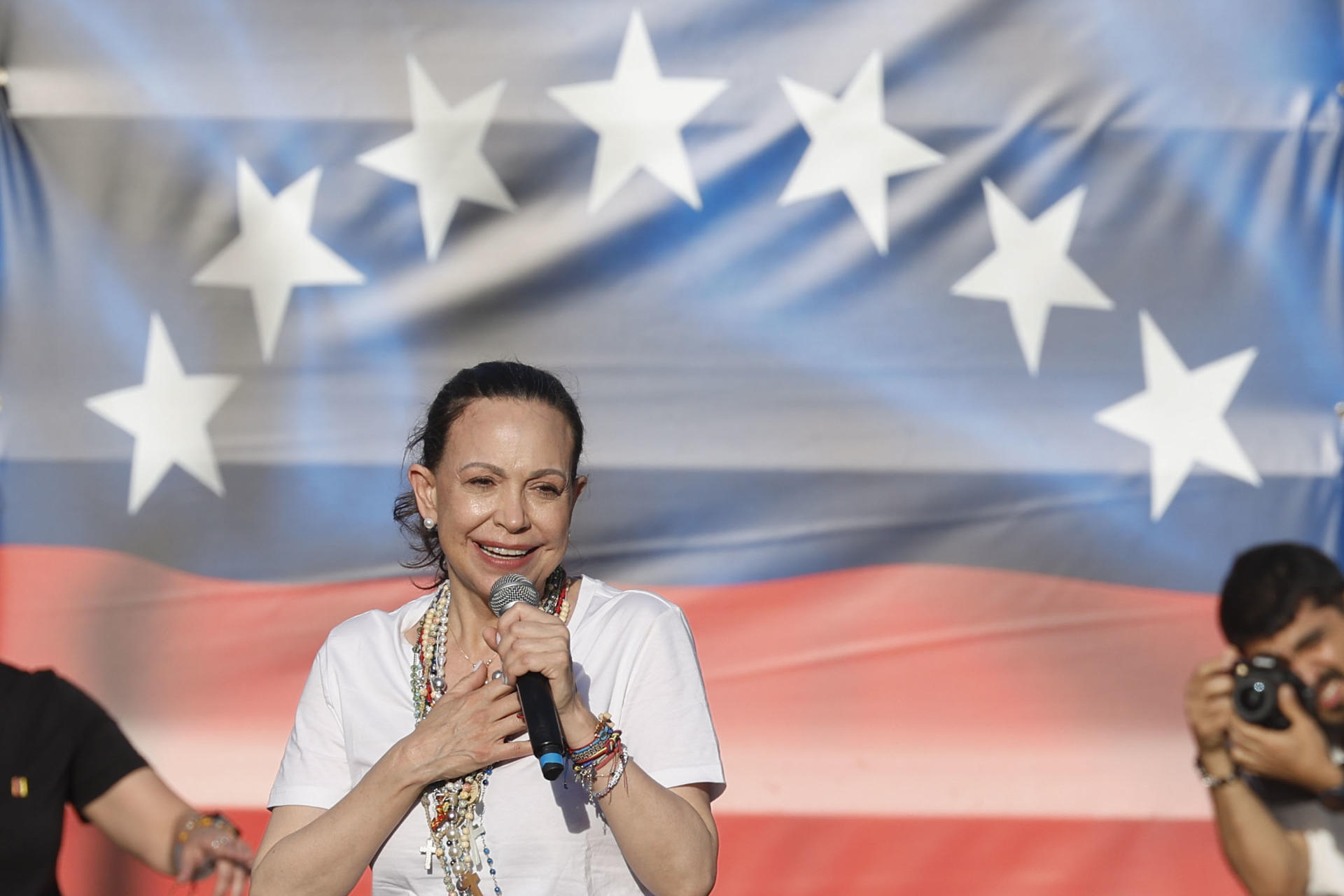 María Corina Machado da un poderoso discurso en Madrid y promete que regresará a Venezuela con Edmundo González