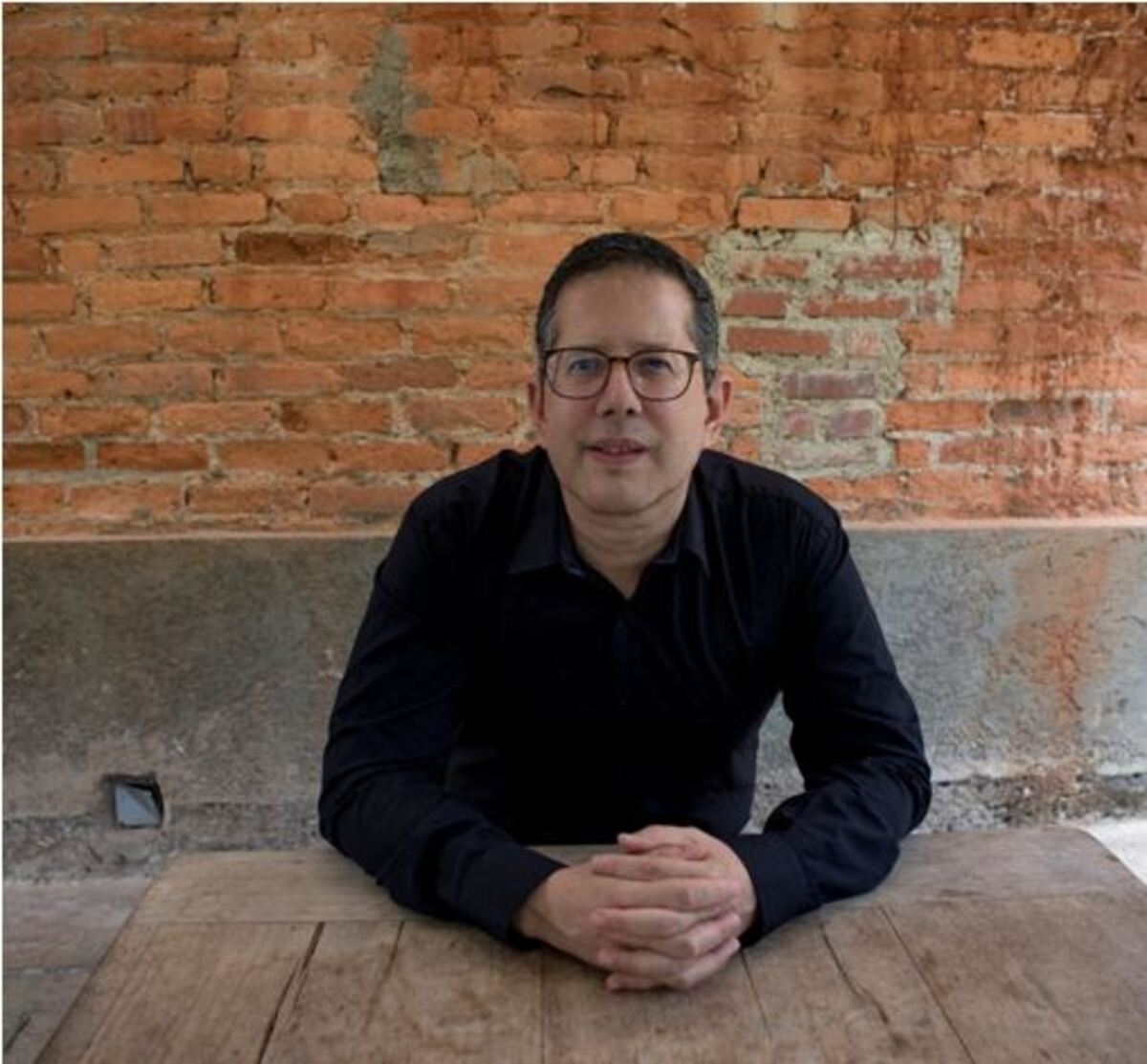 Fanuel Hanán Díaz: “El lector no recibe el conocimiento, lo acompaña”