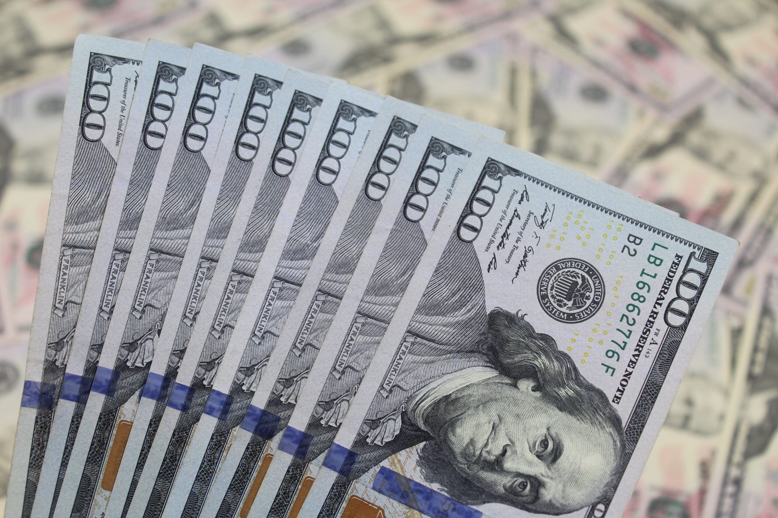 Análisis de entorno: dolarización total, petróleo y reconstrucción institucional en Venezuela