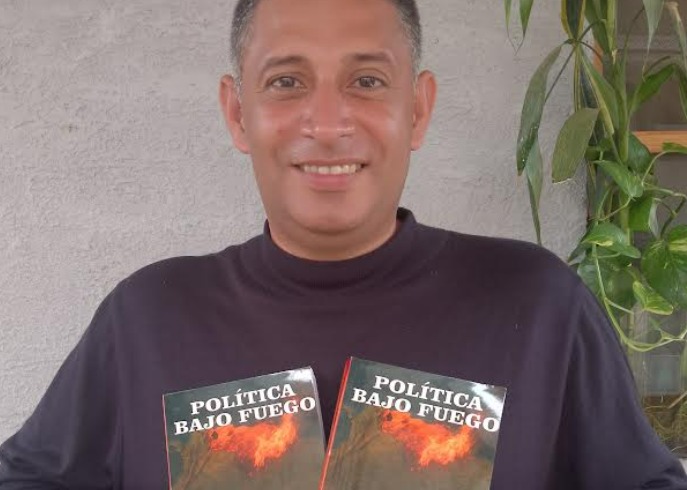 Política bajo fuego ya está disponible en el mercado venezolano