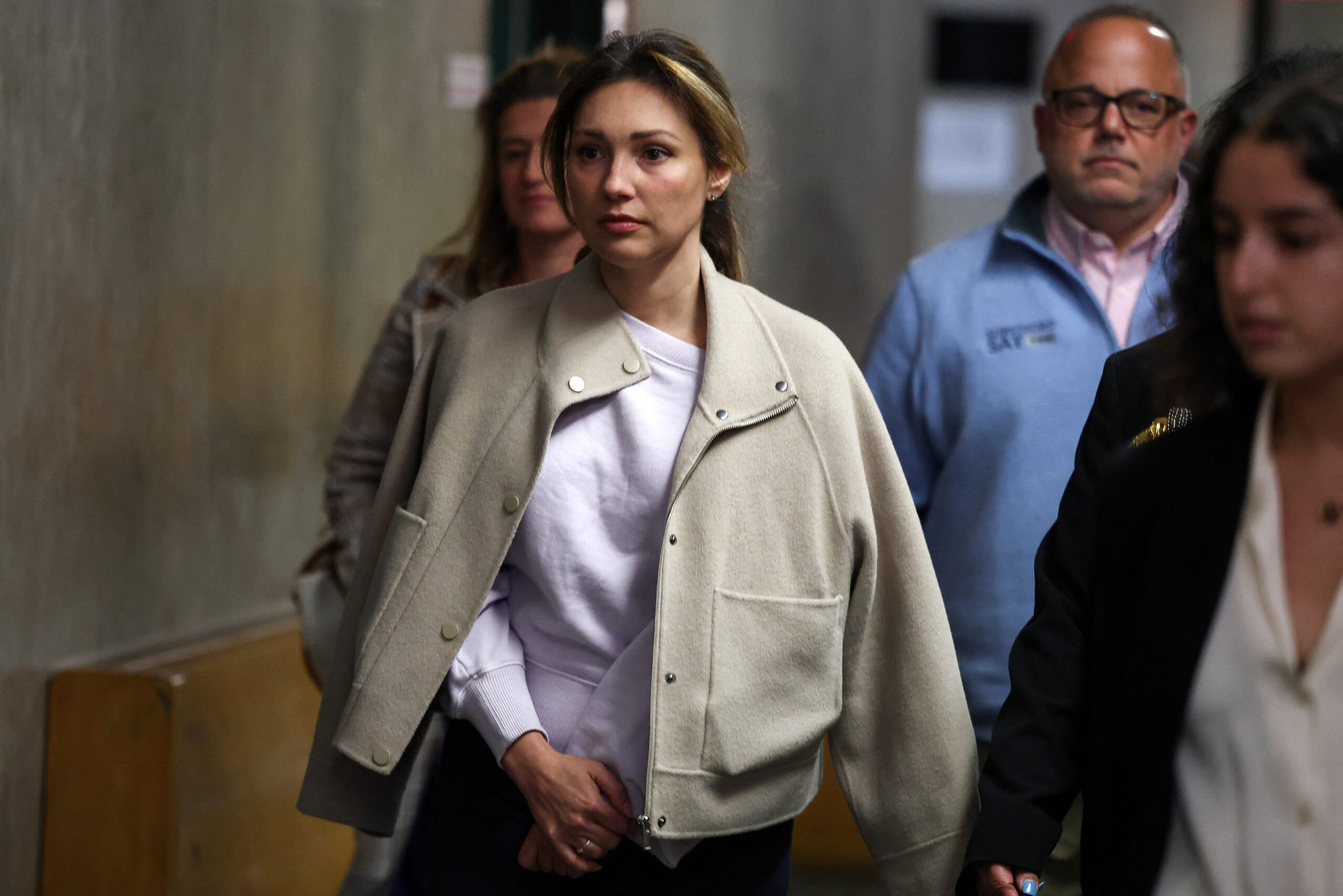 Exactriz da emotivo testimonio en nuevo juicio por violación contra Weinstein