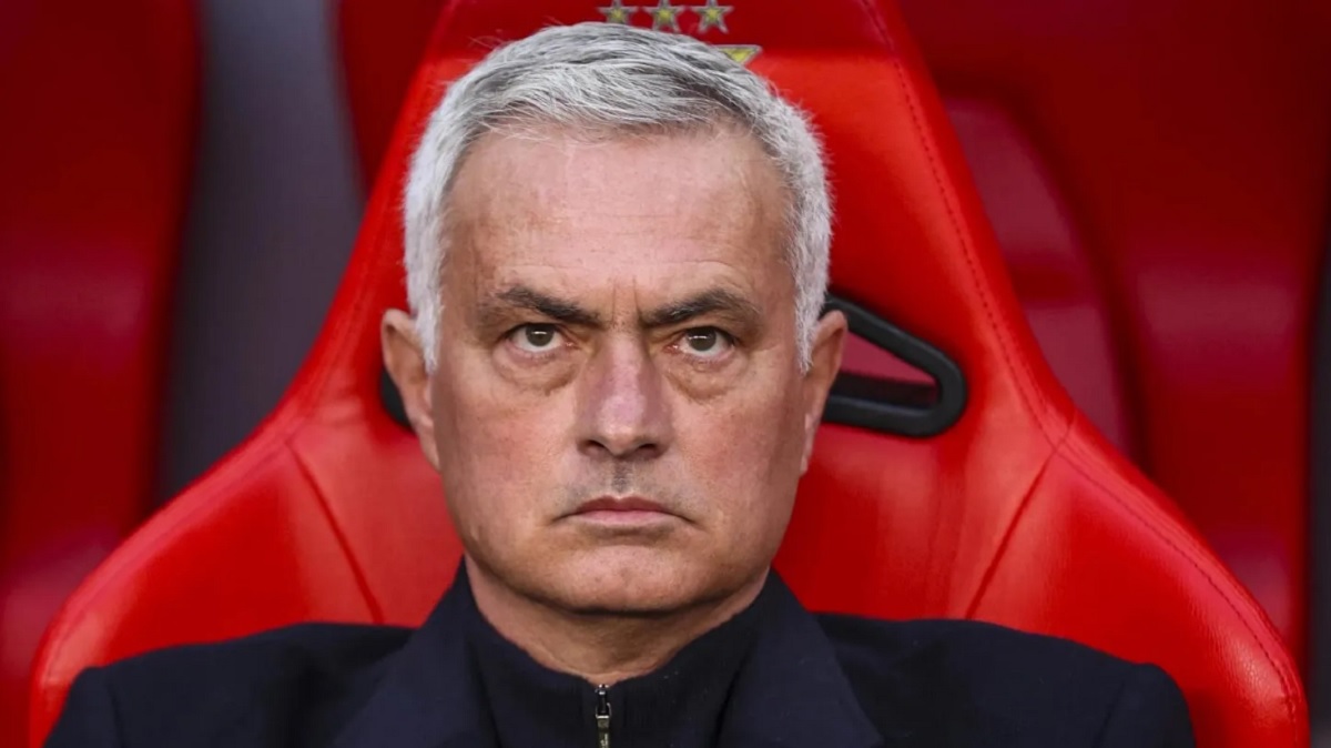 Mourinho no piensa en su salida: “Mi objetivo es llevar al Benfica a la Champions”