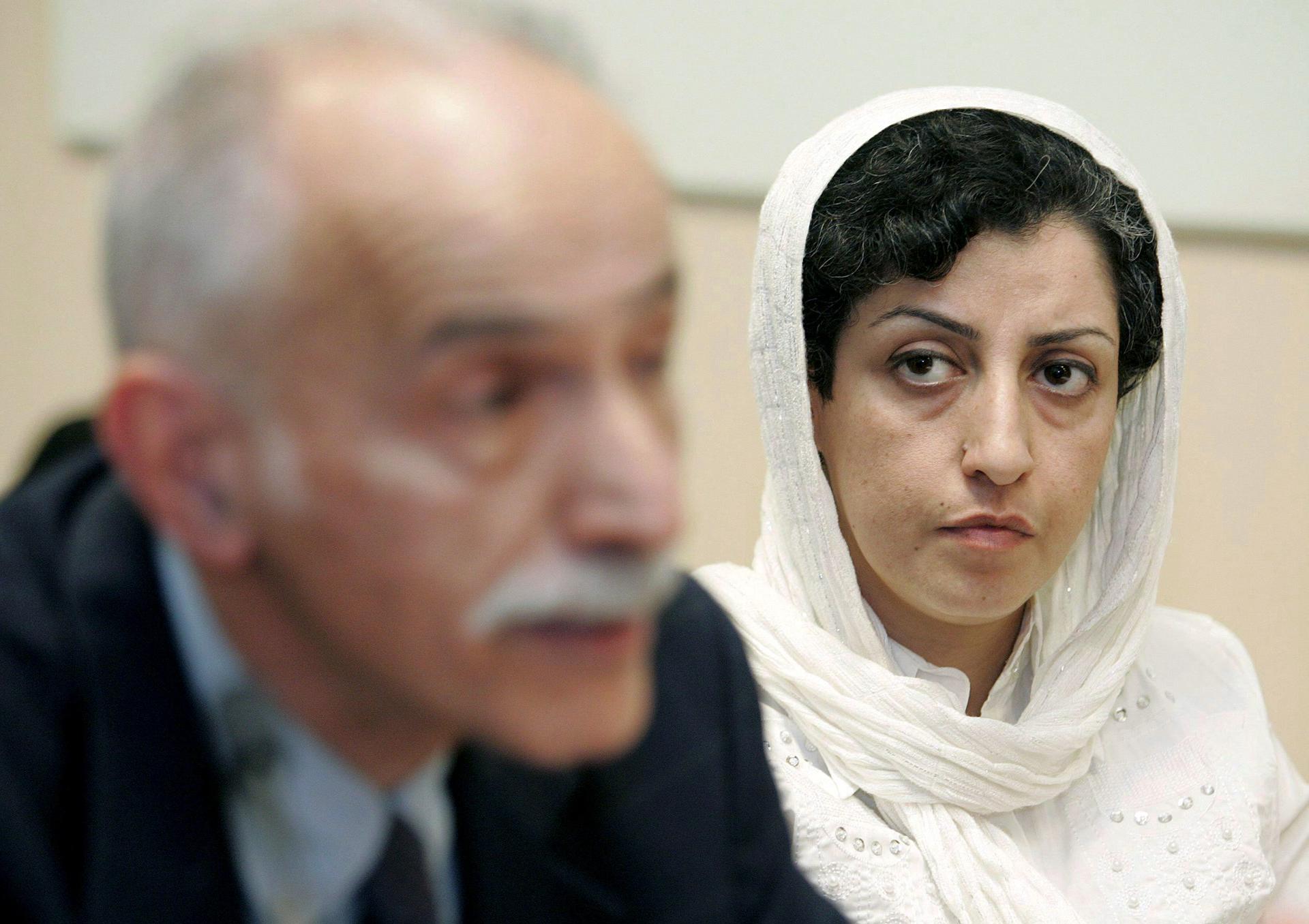 Premio Nobel de la Paz Narges Mohammadi hospitalizada tras grave deterioro de su salud en prisión iraní