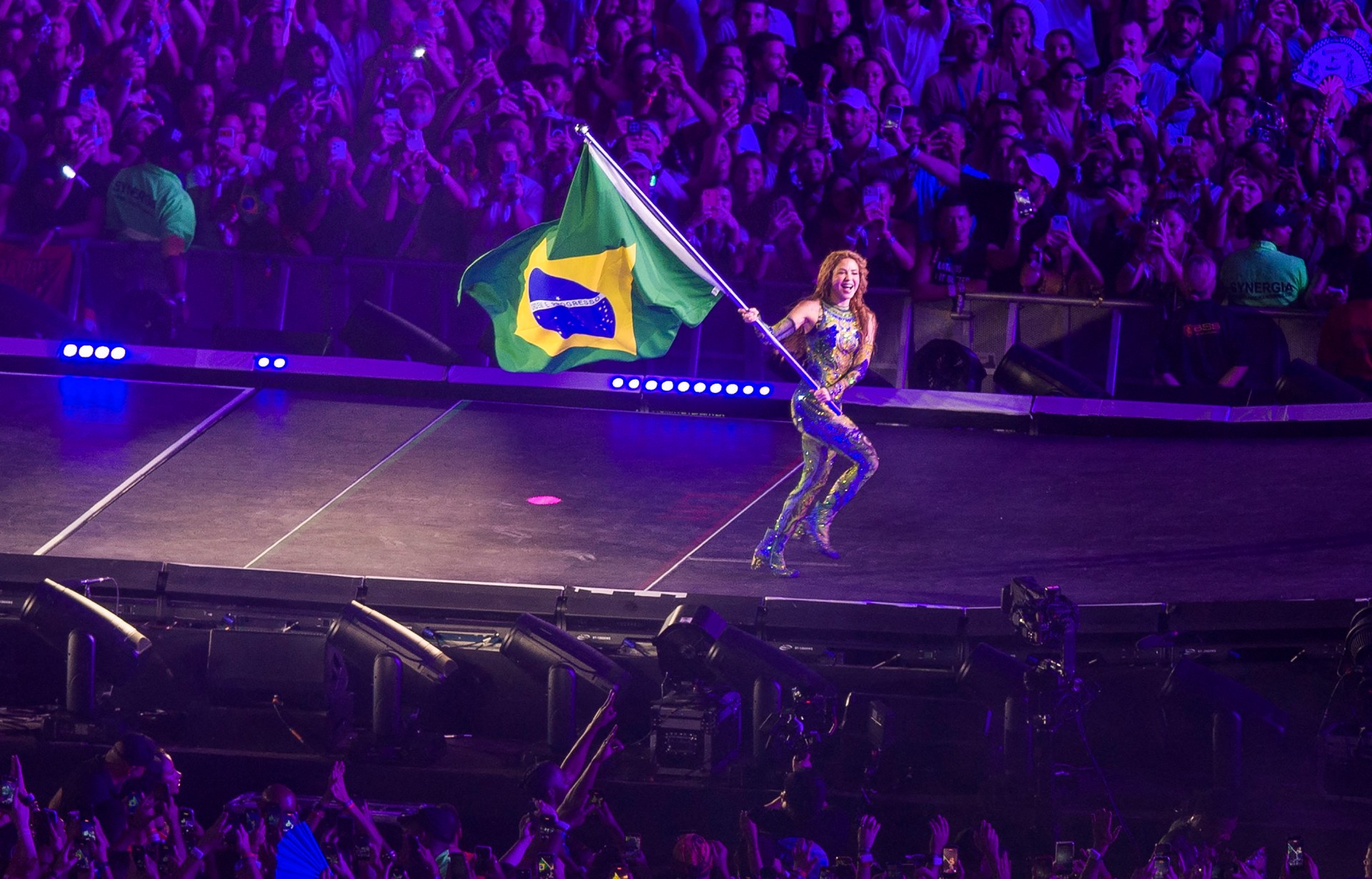 Shakira arma una gran fiesta en Río de Janeiro bajo la luna llena