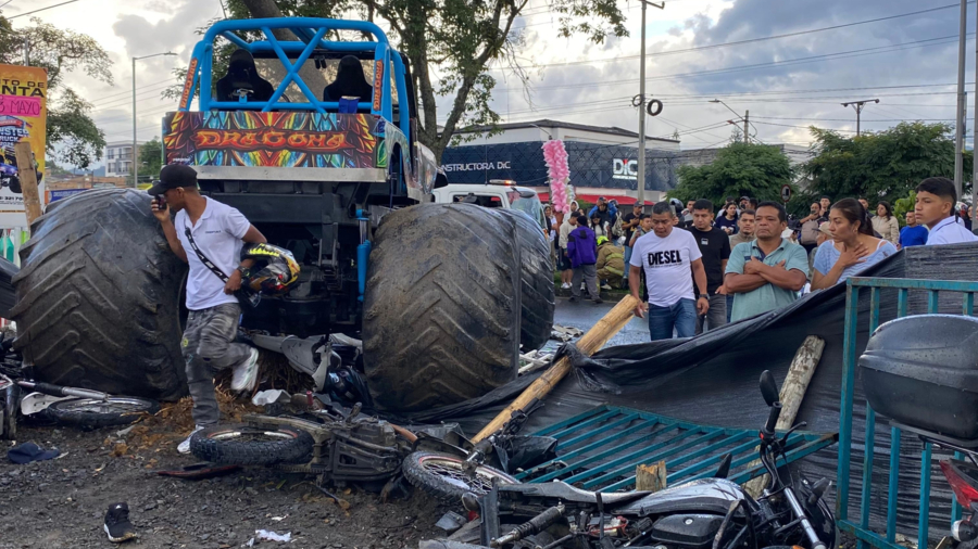 Al menos dos muertos y 37 heridos deja accidente en exhibición de vehículos en Colombia