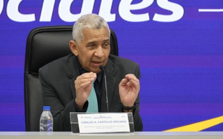 Ministro del Trabajo promete nuevos aumentos: "No vamos a sustituir el concepto de salario por el ingreso integral"