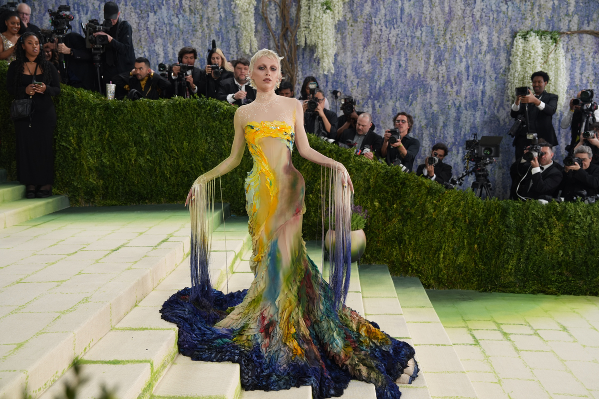 Emma Chamberlain posa este lunes, durante la alfombra roja de la Met Gala. Foto EFE/ Octavio Guzmán