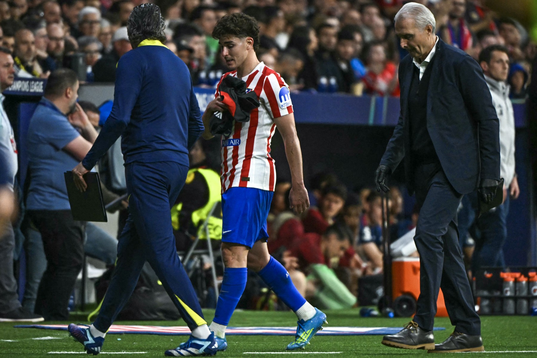 Julián Álvarez se ejercita con el Atlético y apunta a la vuelta contra el Arsenal