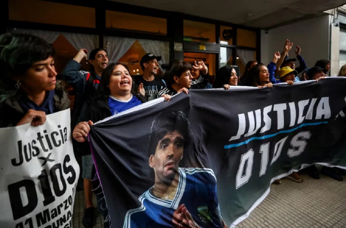Juicio de Maradona se retoma con los peritos de la autopsia