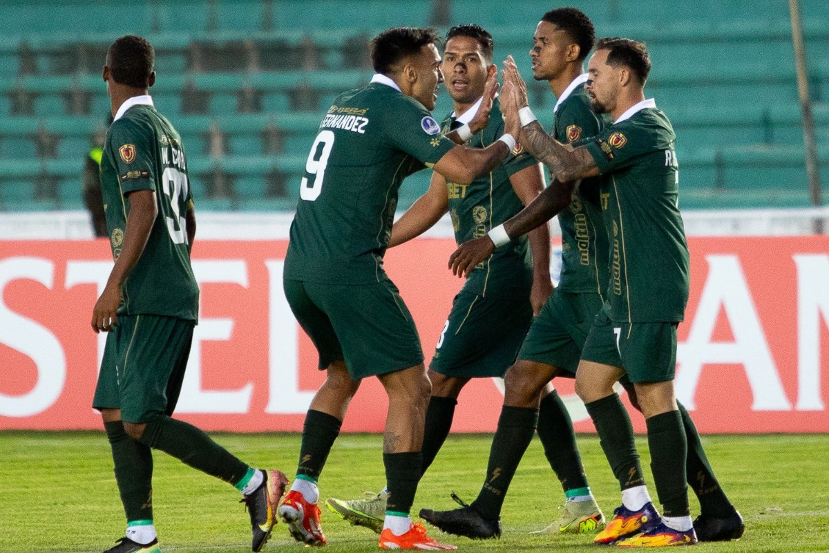 El fútbol venezolano sacude sus complejos y oxigena sus arcas