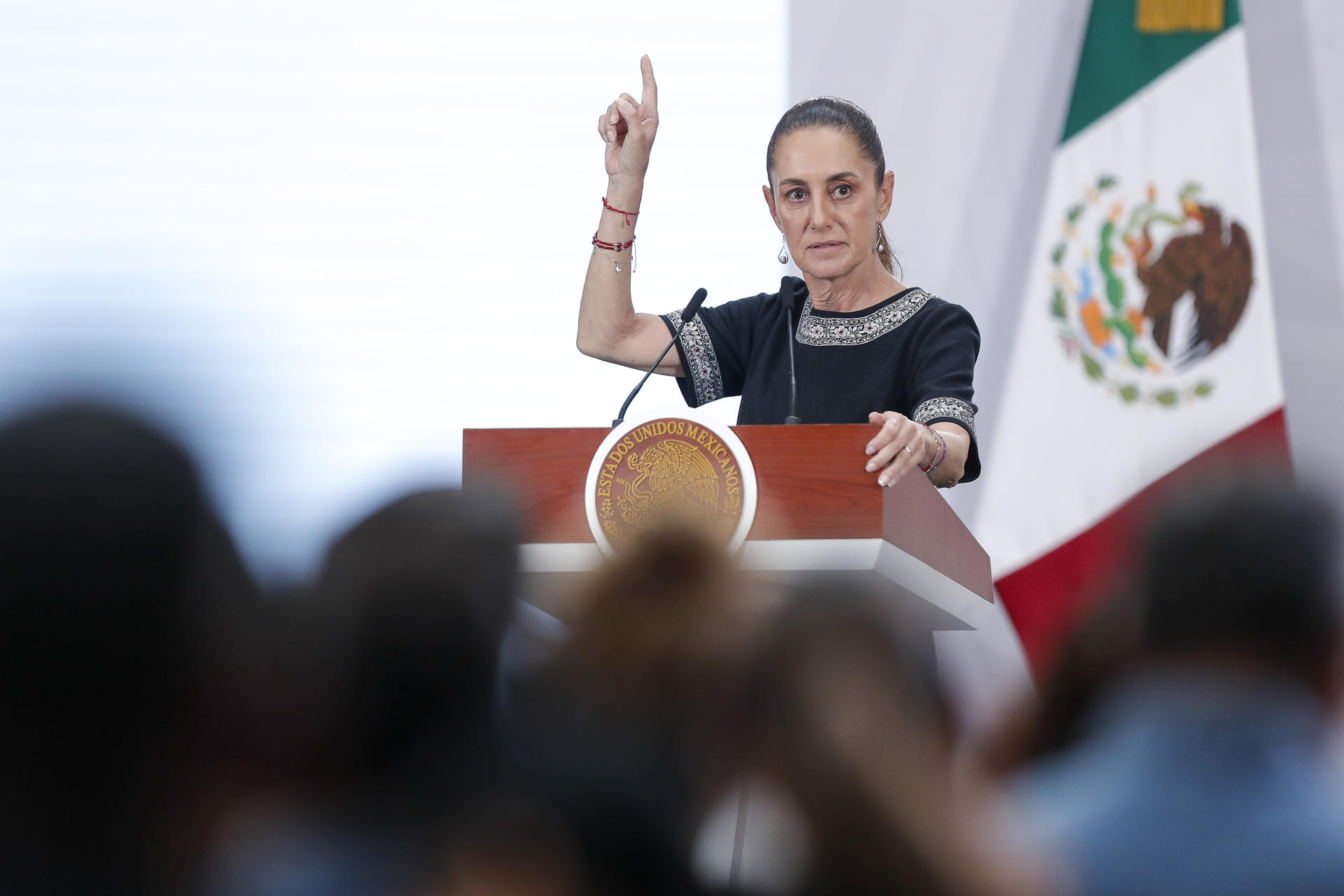 Sheinbaum defiende la democracia y las libertades de México ante las críticas de Díaz Ayuso