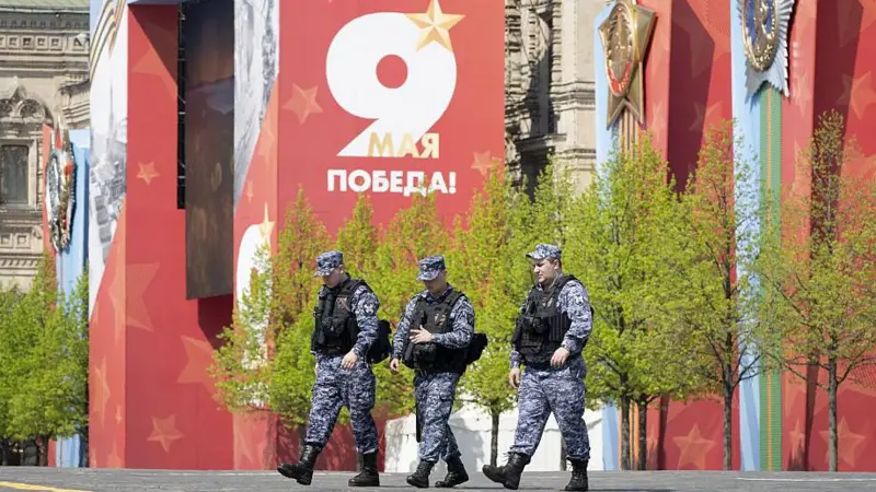 Por qué la ausencia de tanques en el gran Desfile de la Victoria de Rusia es una señal de que la guerra con Ucrania no va bien