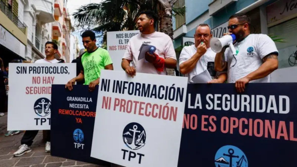 El enojo y resignación en Tenerife ante la llegada del barco que transporta los pasajeros con hantavirus