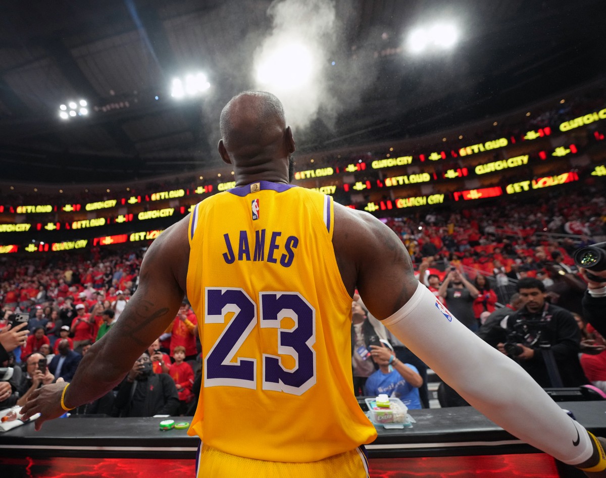 Lakers le darán tiempo a LeBron James para decidir