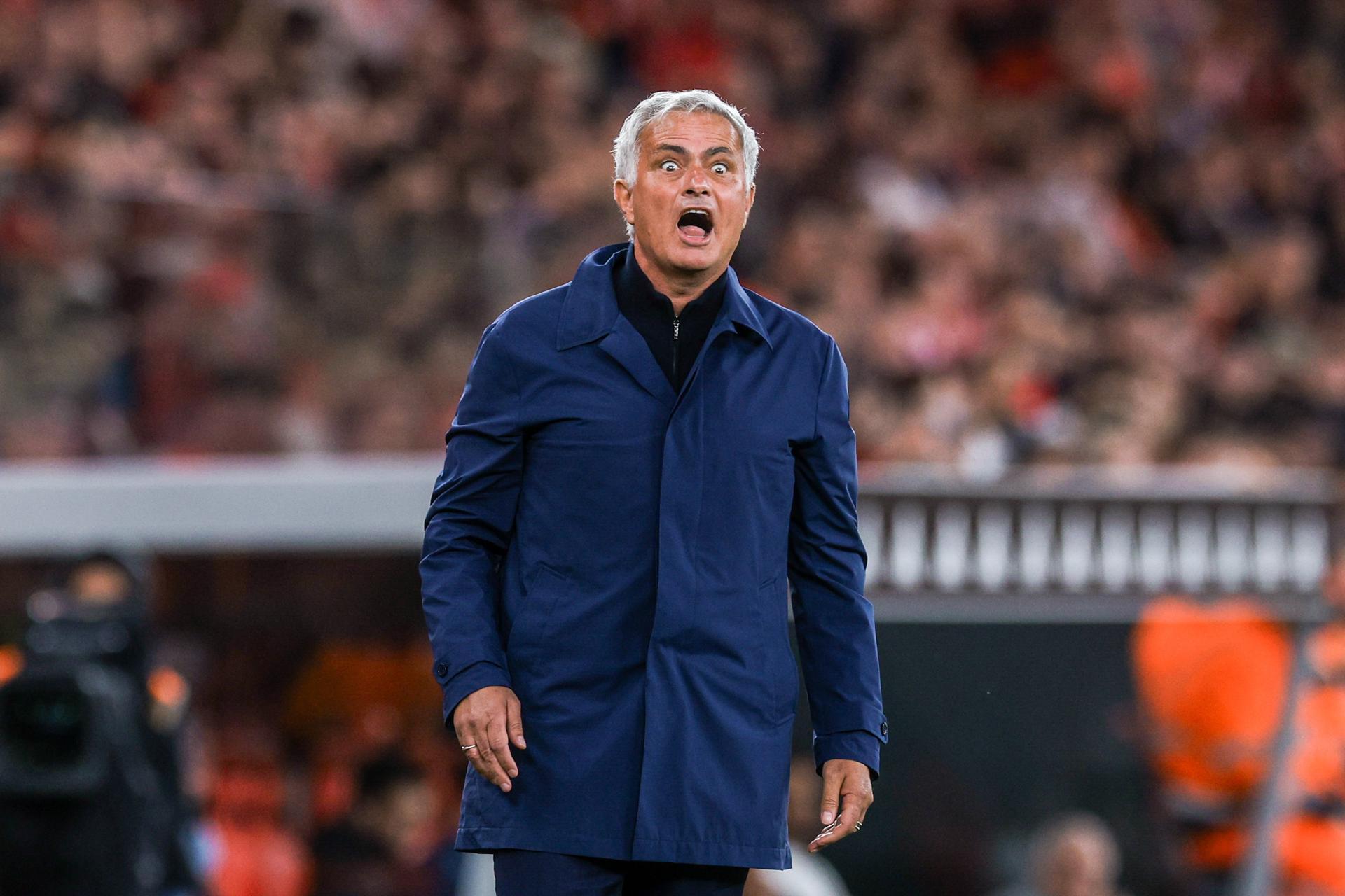Benfica ofrece nuevo contrato a Mourinho en medio de rumores sobre su vuelta al Real Madrid