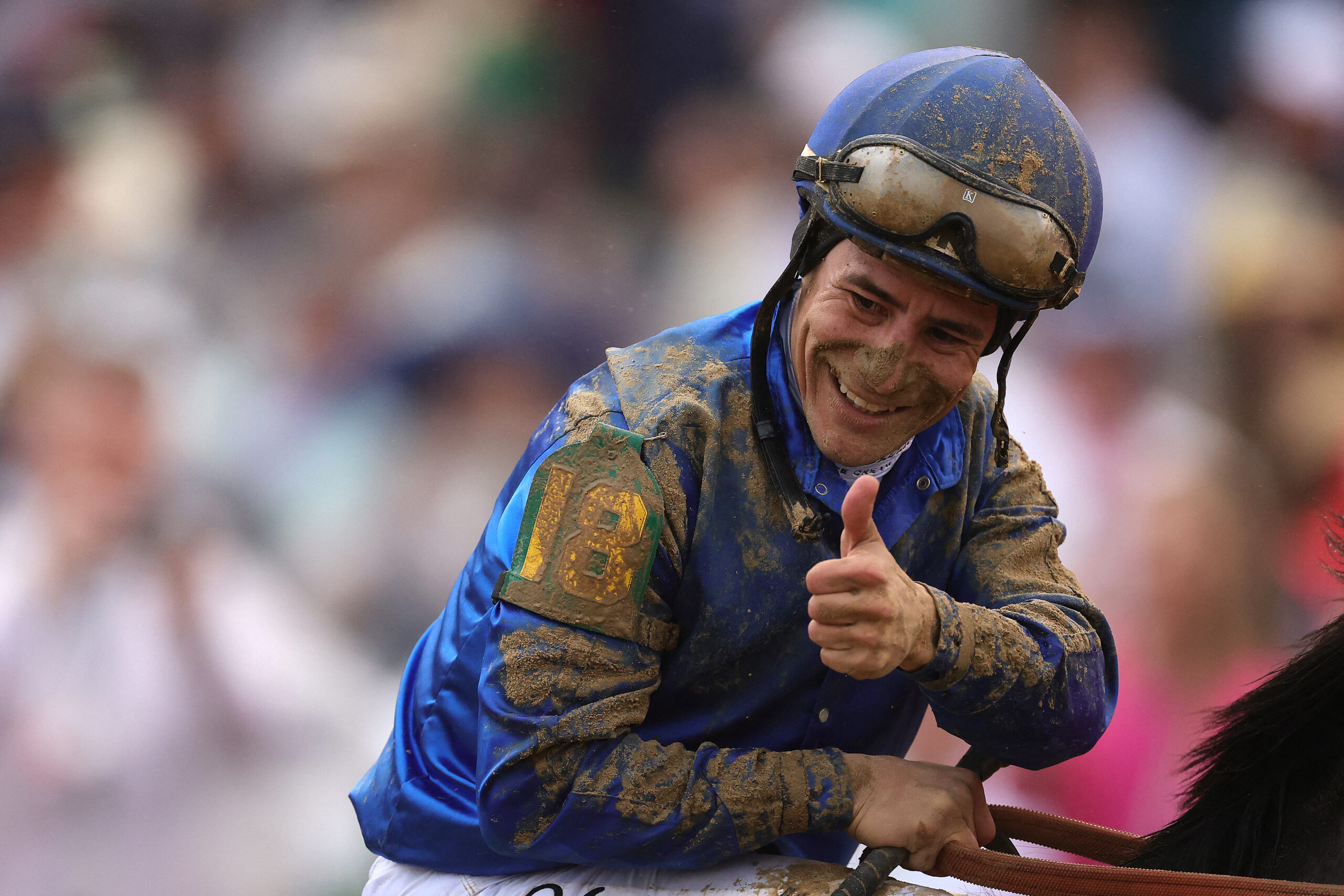 Junior Alvarado llega al Preakness Stakes con el objetivo de hacer historia