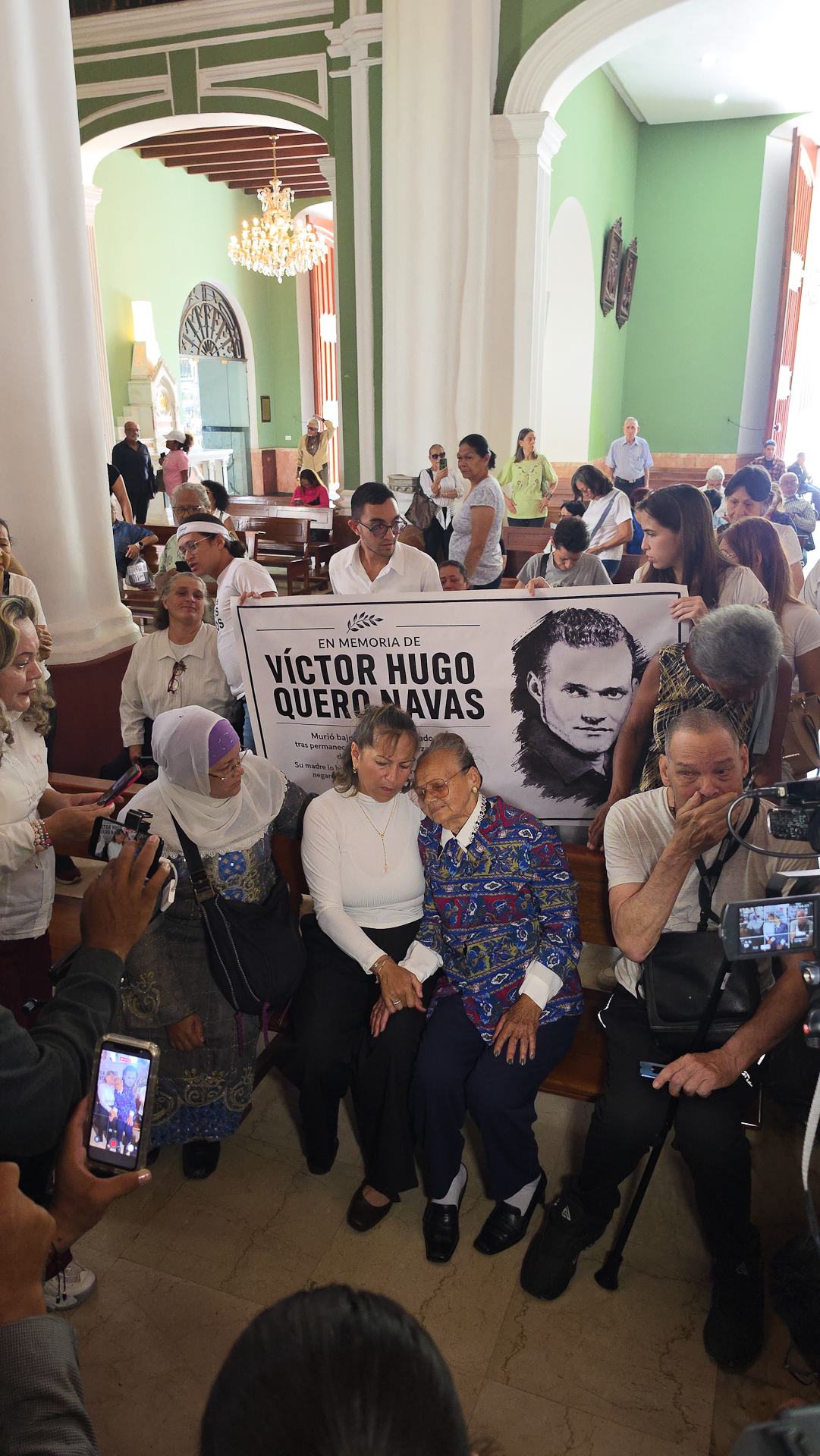 La atención en la misa estuvo centrada en Carmen Navas. Foto: El Nacional/Ezequiel Carías