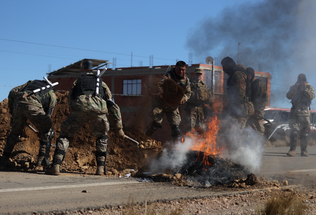 Bolivia Crisis: Evo Morales Supporters Seize Airport to Prevent Arrest