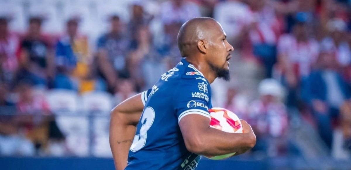 Salomón Rondón no pudo evitar la descalificación del Pachuca