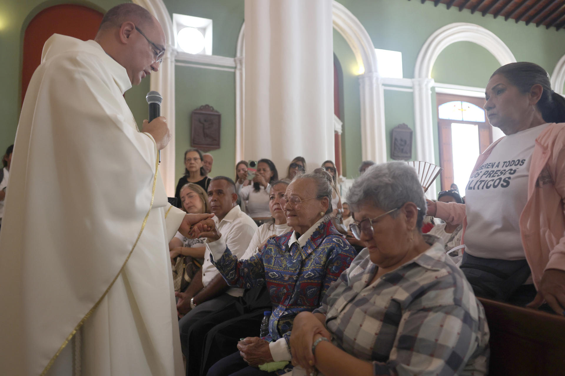 Cardenal Baltazar Porras llama a la reflexión tras muerte de Carmen Navas