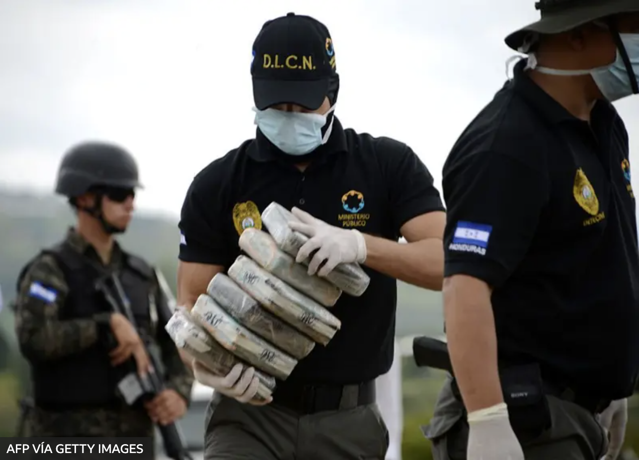 El crimen organizado infiltró distintas instituciones y disparó la tasa de homicidios hasta convertir a Honduras en el país más violento del mundo la década pasada, según cifras de Naciones Unidas.
