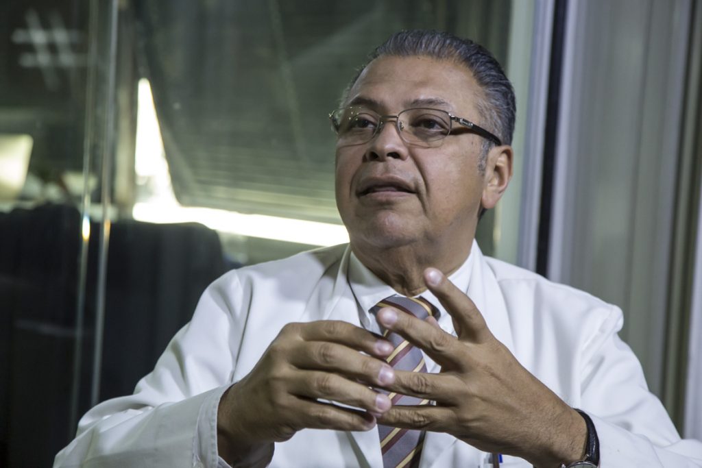 Academia Nacional de Medicina instó a mantener controles por varias semanas debido al virus del ébola