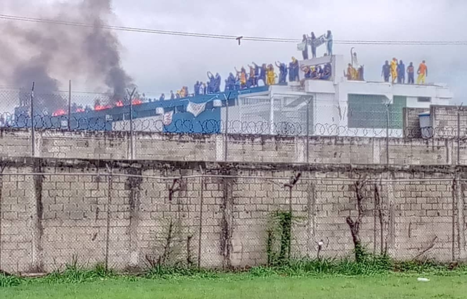 1.200 hombres y 100 mujeres se declaran en huelga de hambre en cárcel de Barinas