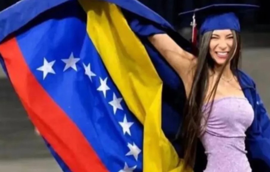 De Zulia a Atlanta: joven se viralizó en redes por la bandera de Venezuela dentro de su toga de graduación