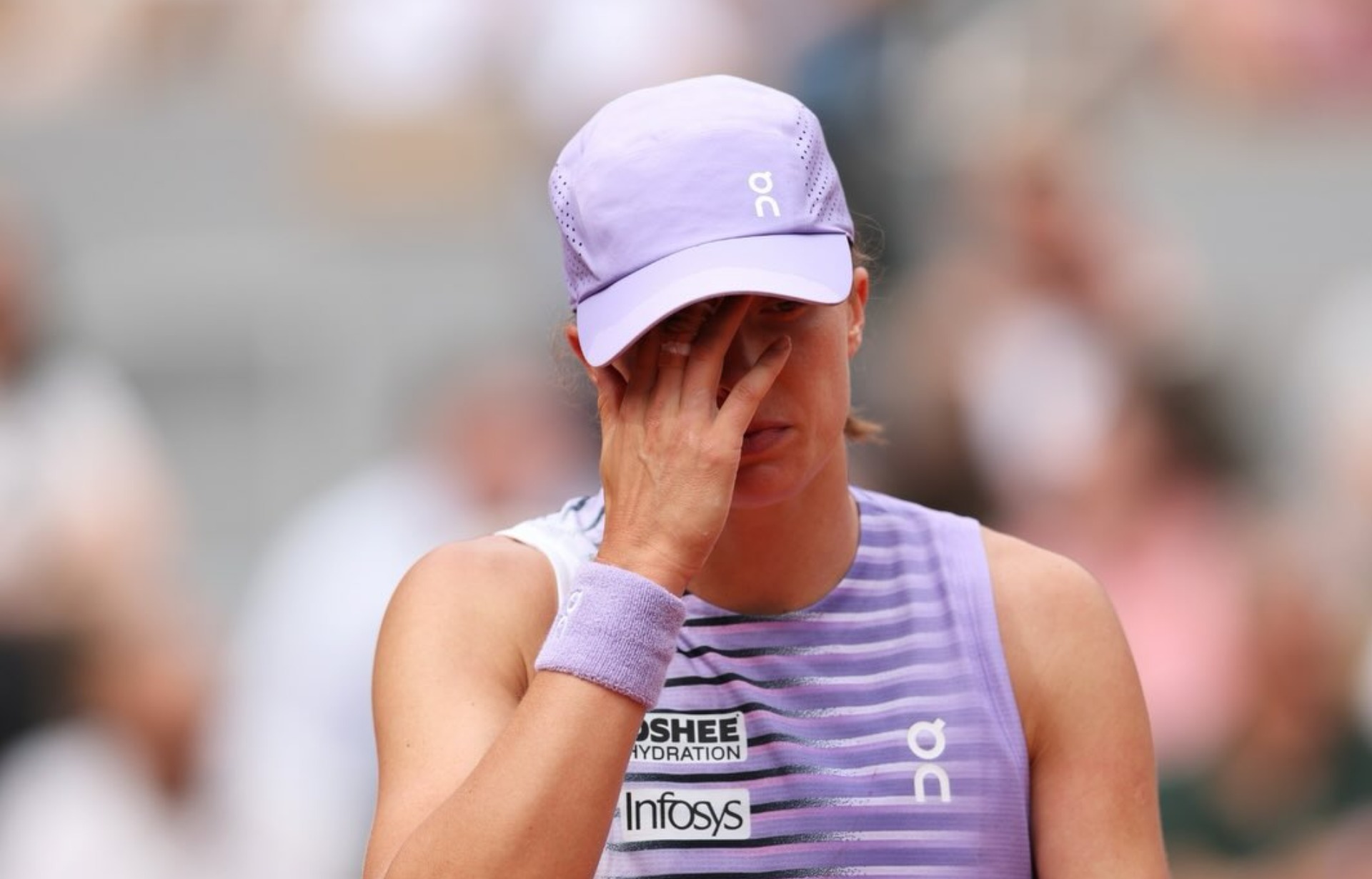 Iga Swiatek, cuatro veces ganadora en Roland Garros, quedó eliminada en octavos de final