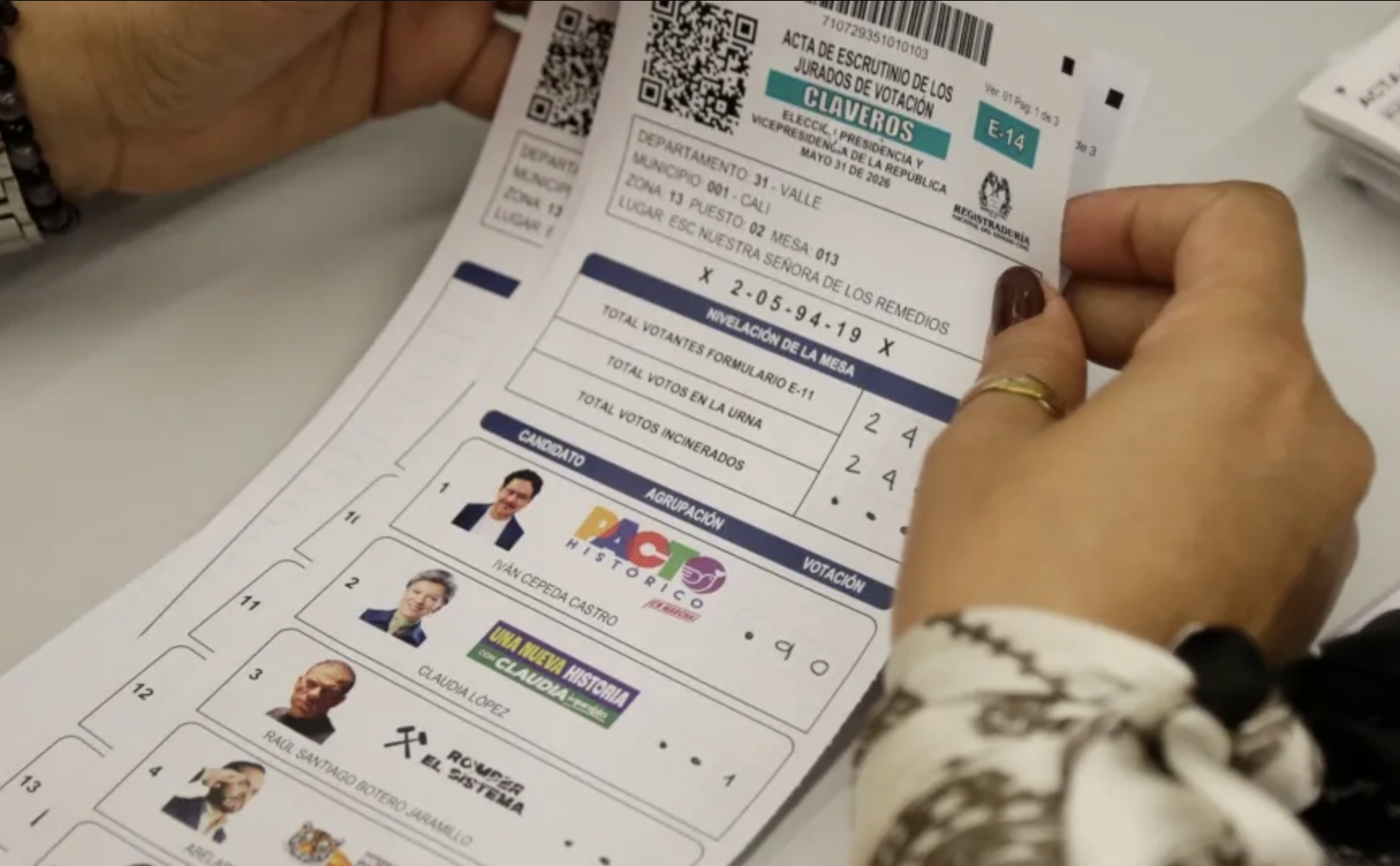 Cover image for Casi 100% de escrutinio en primera vuelta presidencial de Colombia