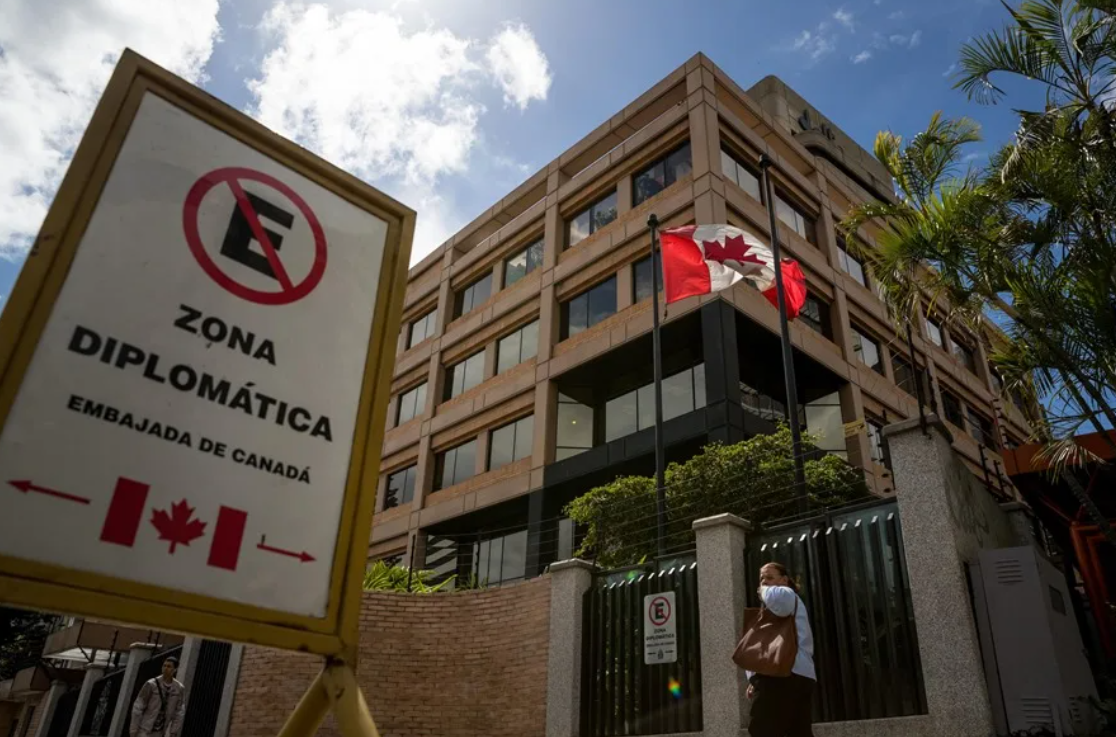 Canadá evalúa reapertura de su embajada en Venezuela
