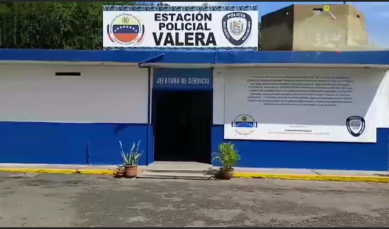 Cover image for Detienen a periodista en Trujillo por reportar sobre escasez de gasolina