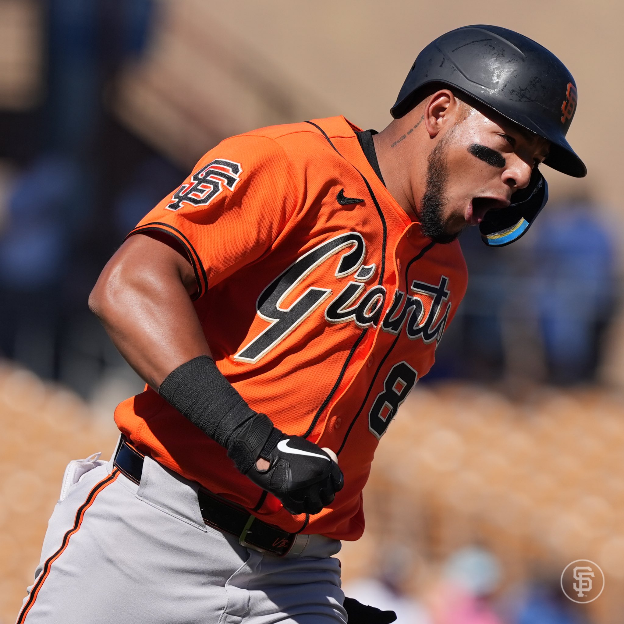 Cover image for Víctor Bericoto pone su nombre en la historia de los Gigantes de San Francisco