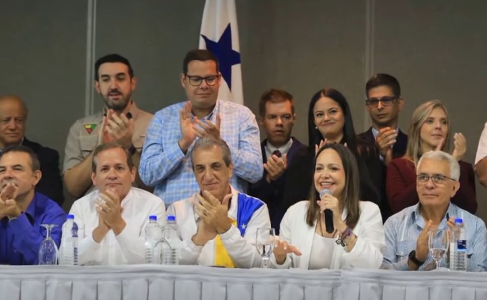 María Corina Machado se abre a la negociación