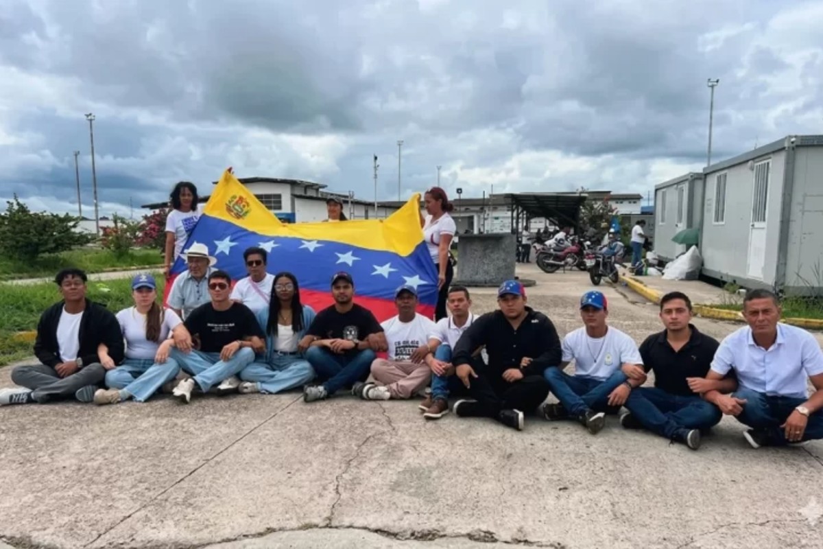 Cover image for Protestan en Tocuyito para exigir la lista de presos políticos trasladados de El Helicoide