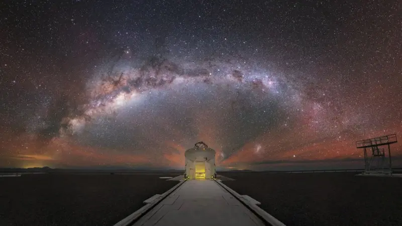 Los astrónomos que utilizan los telescopios del Observatorio de Paranal se han beneficiado de la ausencia de actividad humana en ese remoto desierto | Y. Beletsky/ESO
