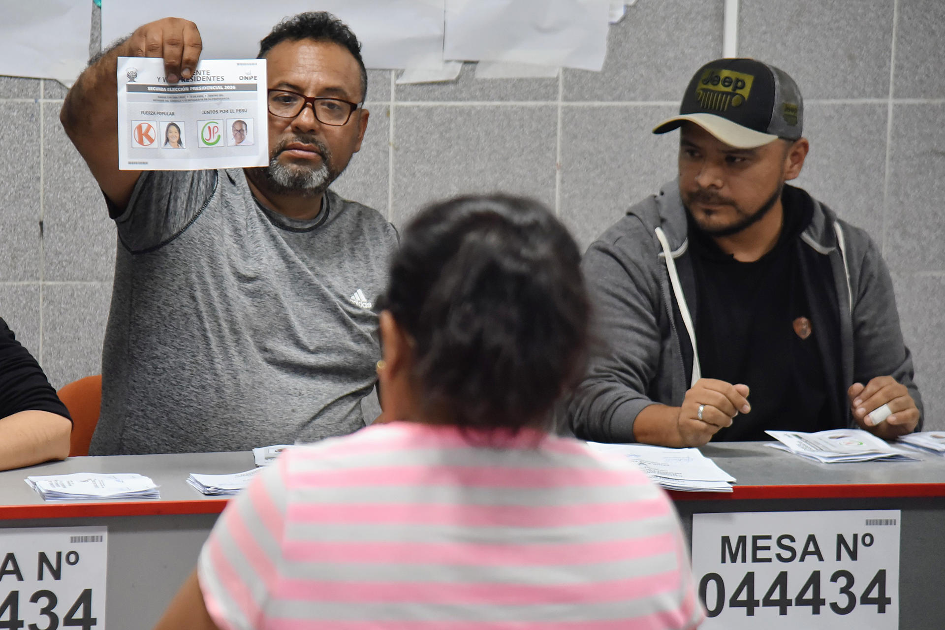 Encuesta a boca de urna en Perú arroja empate técnico: Fujim