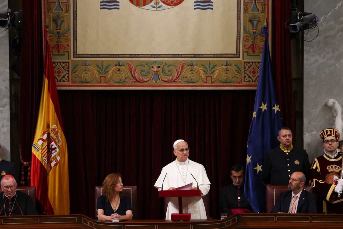 El Papa pide en el Congreso español una respuesta mundial al