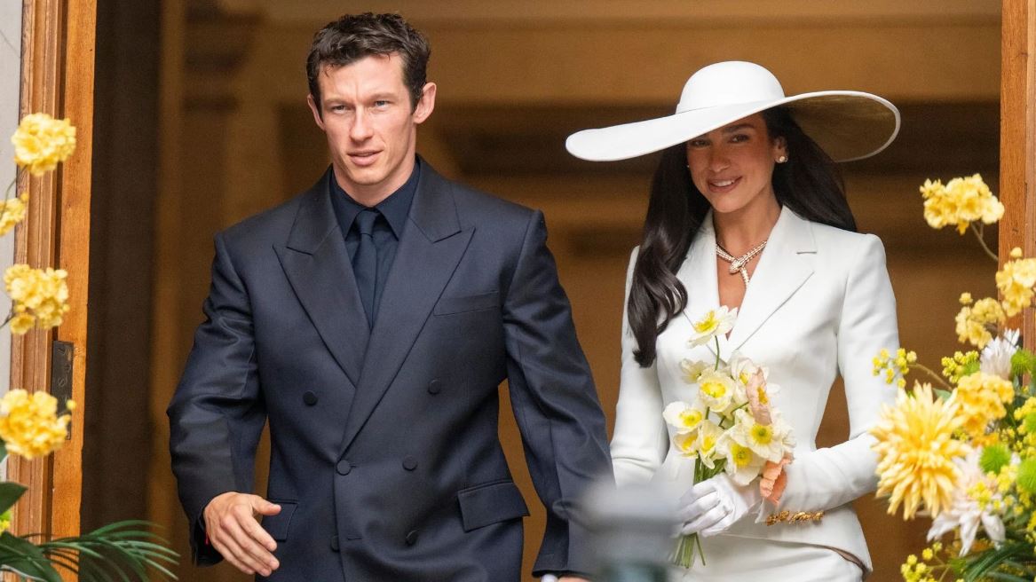 Elton John musicalizó la boda de Dua Lipa y Callum Turner en Sicilia