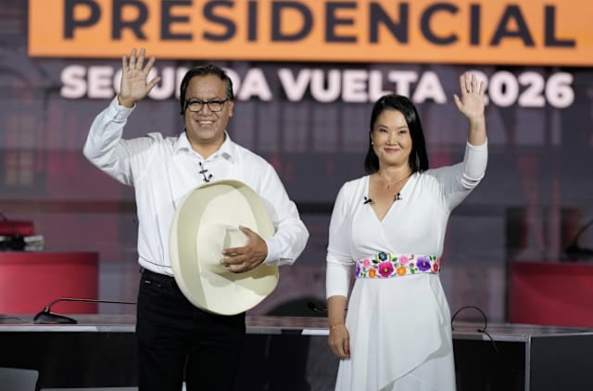 Cover image for Roberto Sánchez aventaja a Keiko Fujimori en el conteo de votos en Perú