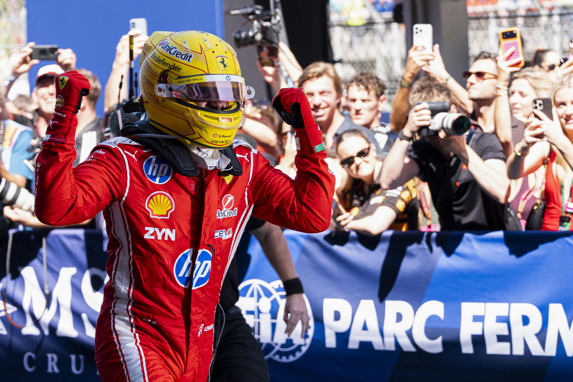 Hamilton en su primera celebración con Ferrari: “Esta victoria es excepcional”