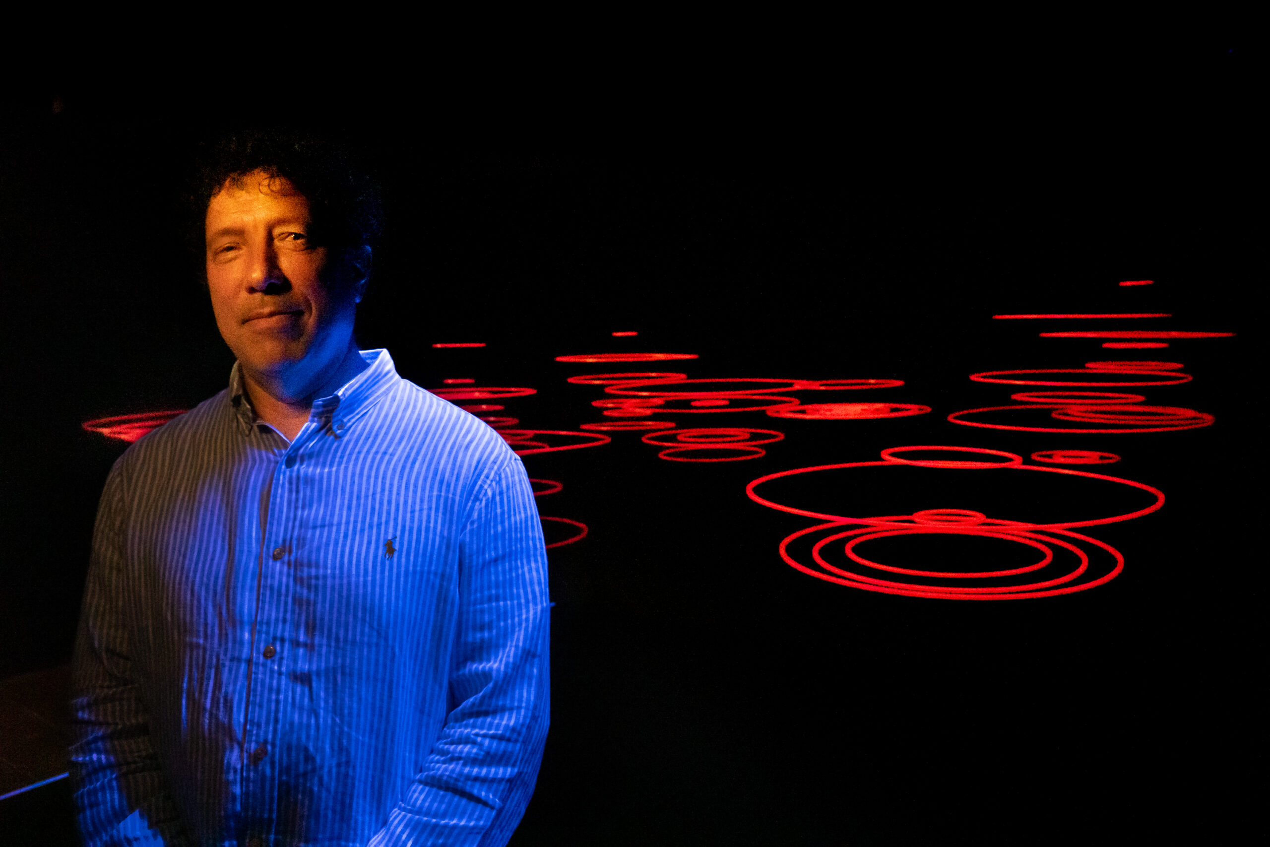 Elías Crespín inaugura su exposición Pneuma en España