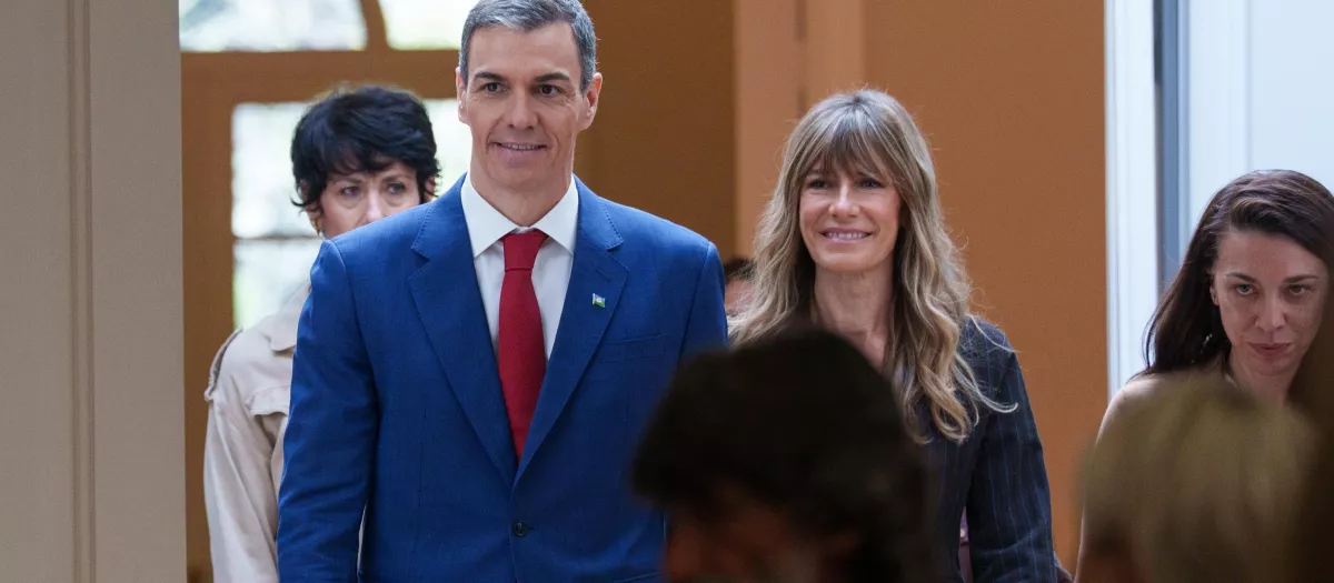 Peinado envía a juicio a Begoña Gómez, le retira el pasaporte y la obliga a comparecer cada 15 días en el juzgado