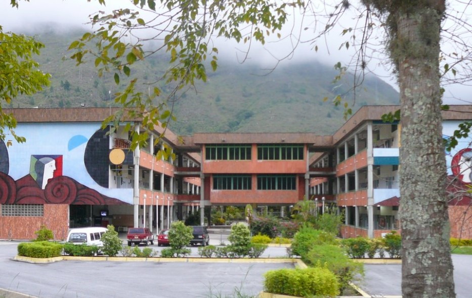 Universidad de Los Andes sobrevive con un presupuesto inferior a los 1.000 dólares mensuales, denunció su rector